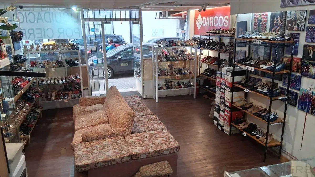 Local 82 m² sótano | Vidriera 6 m | Cabildo | Sin expensas 3