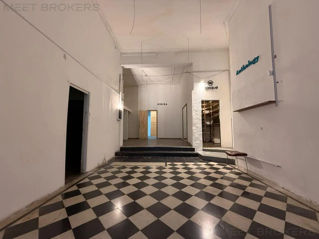 Local comercial sobre Av Cabildo 1