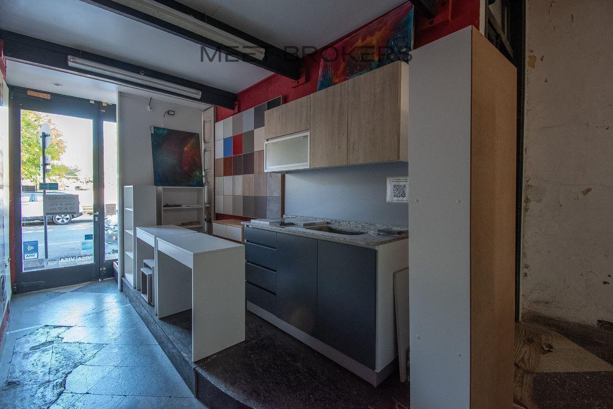 Foto de Local comercial 582 m² | Galpón | Frente a Plaza Armenia | Apto, imagen 4
