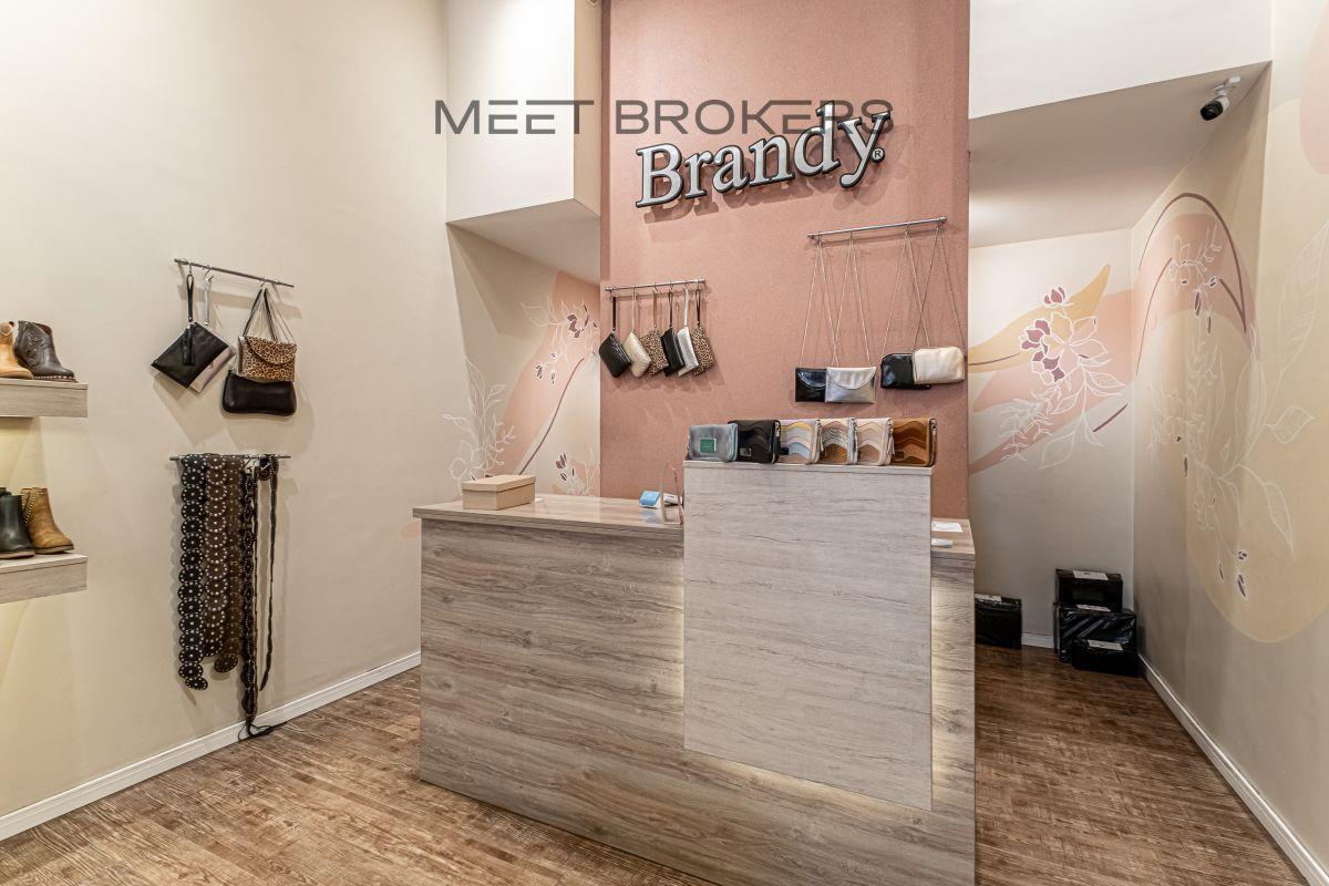 Foto de Local comercial en venta | Av. Rivadavia 6477 | Caballito, imagen 1