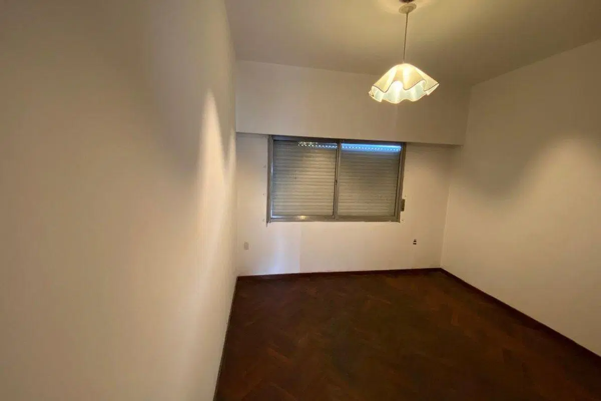 CASA EN DOS PLANTAS CON COCHERA Y LOCAL COMERCIAL 2