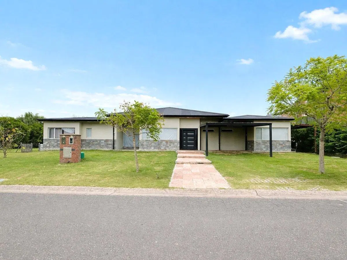 OPORTUNIDAD Casa en Venta en San Benito en 2 lotes 2