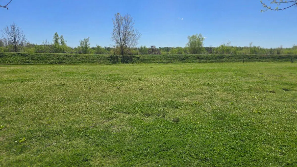 HERMOSO LOTE A LA VENTA EN BARRIO EL NAUDIR 3