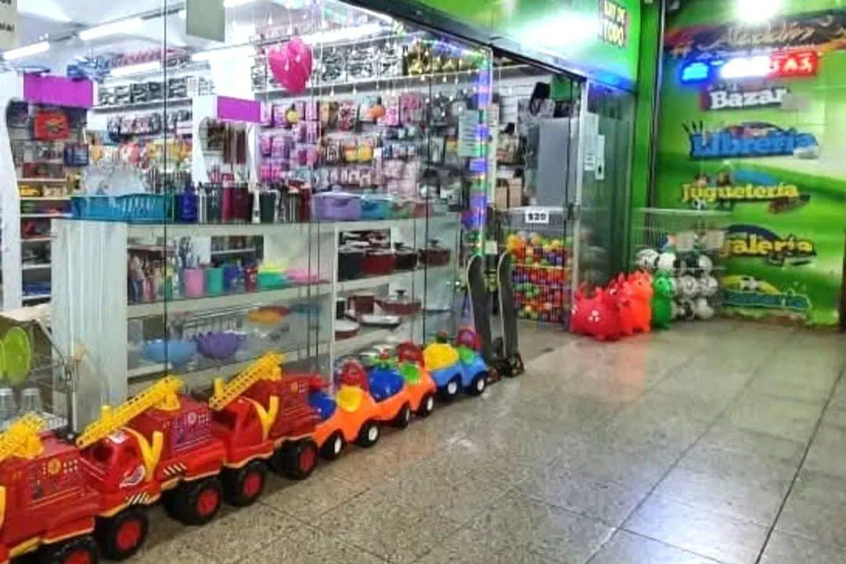 LOCAL EN LUJAN ZONA OESTE. 8