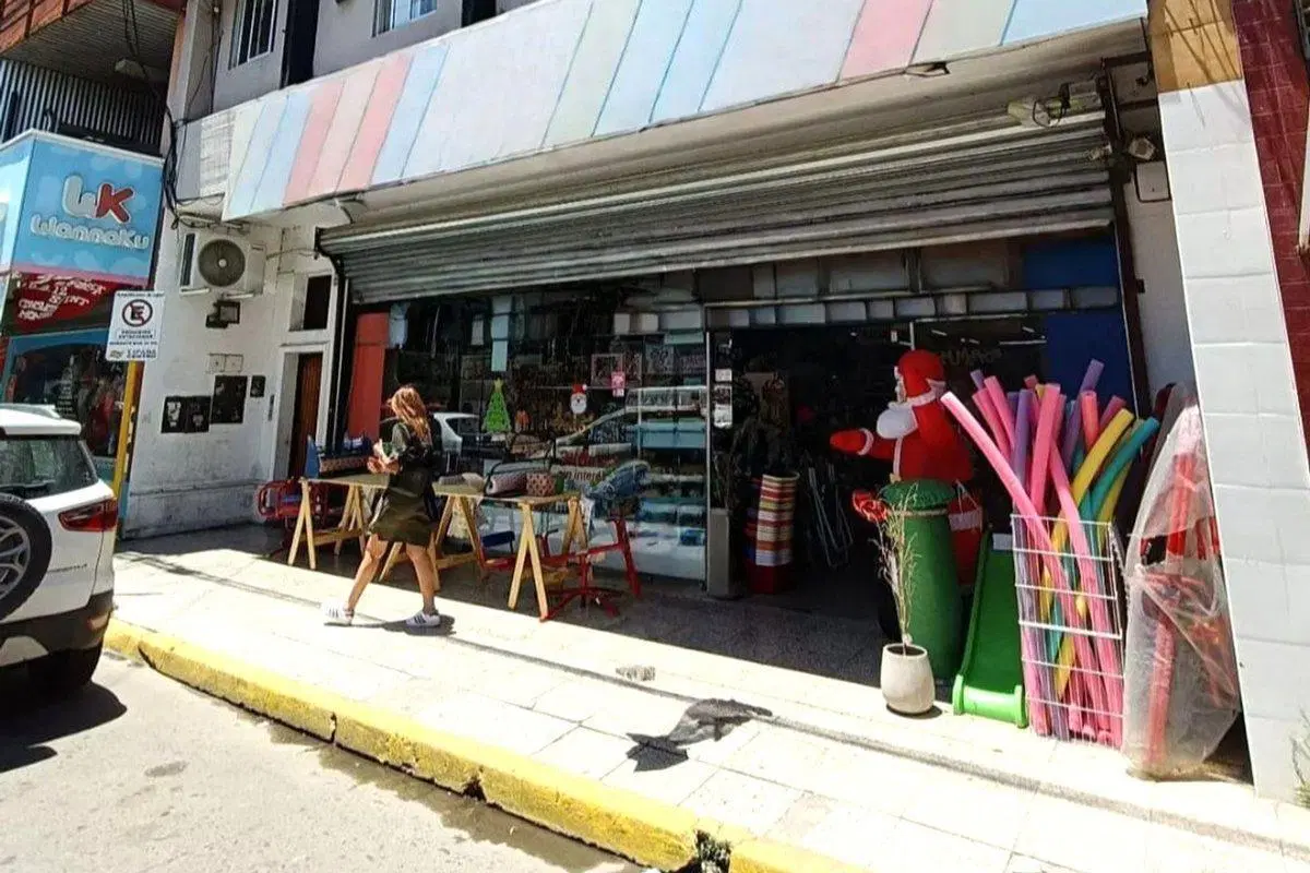 LOCAL EN LUJAN ZONA OESTE. 5
