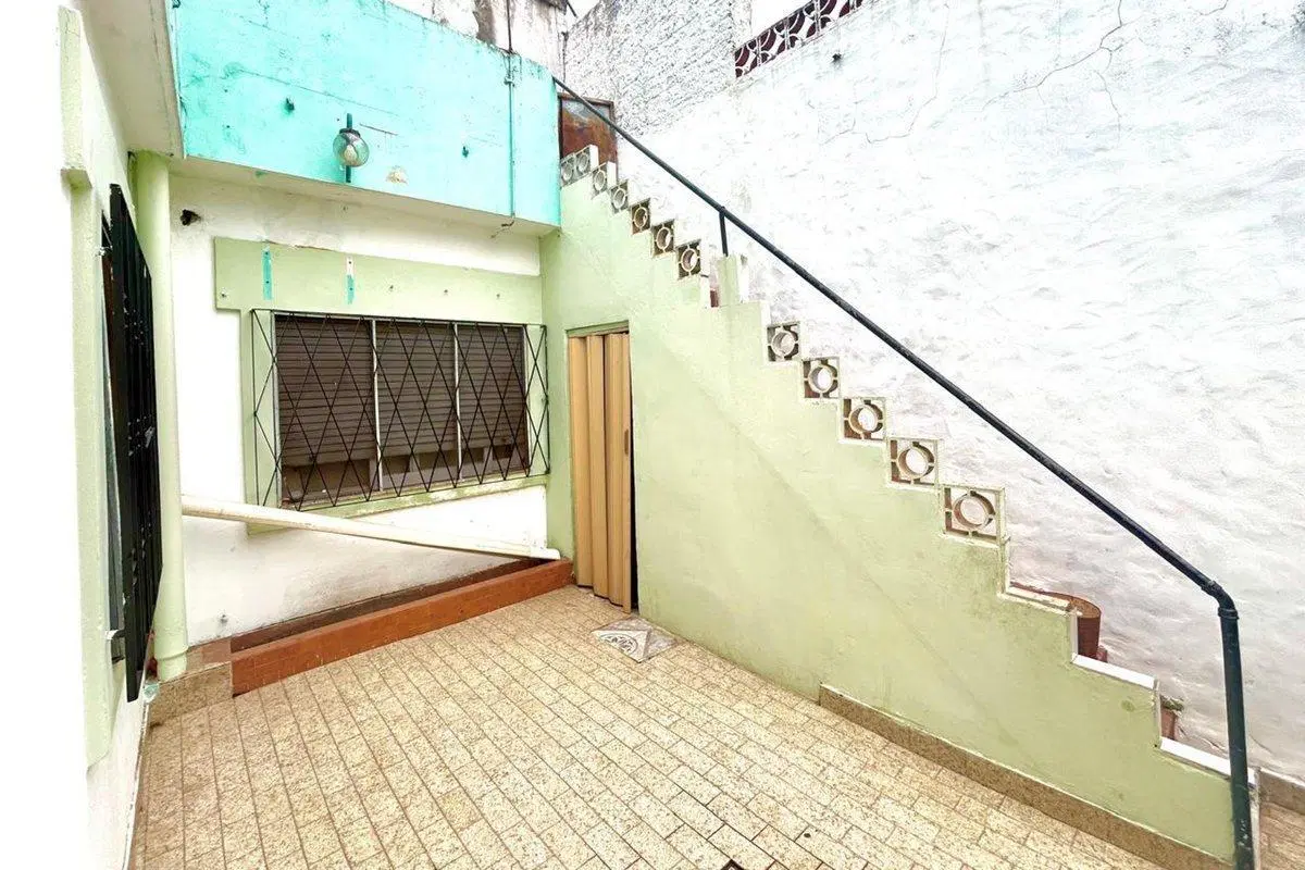 Casa en San Martín con renta activa- multifamiliar 5