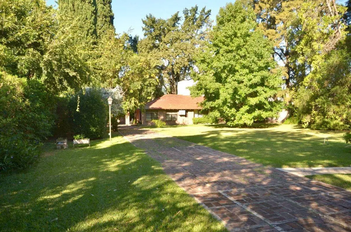 Quinta de 2100m² en Ricardo Rojas - 2 Casas 5