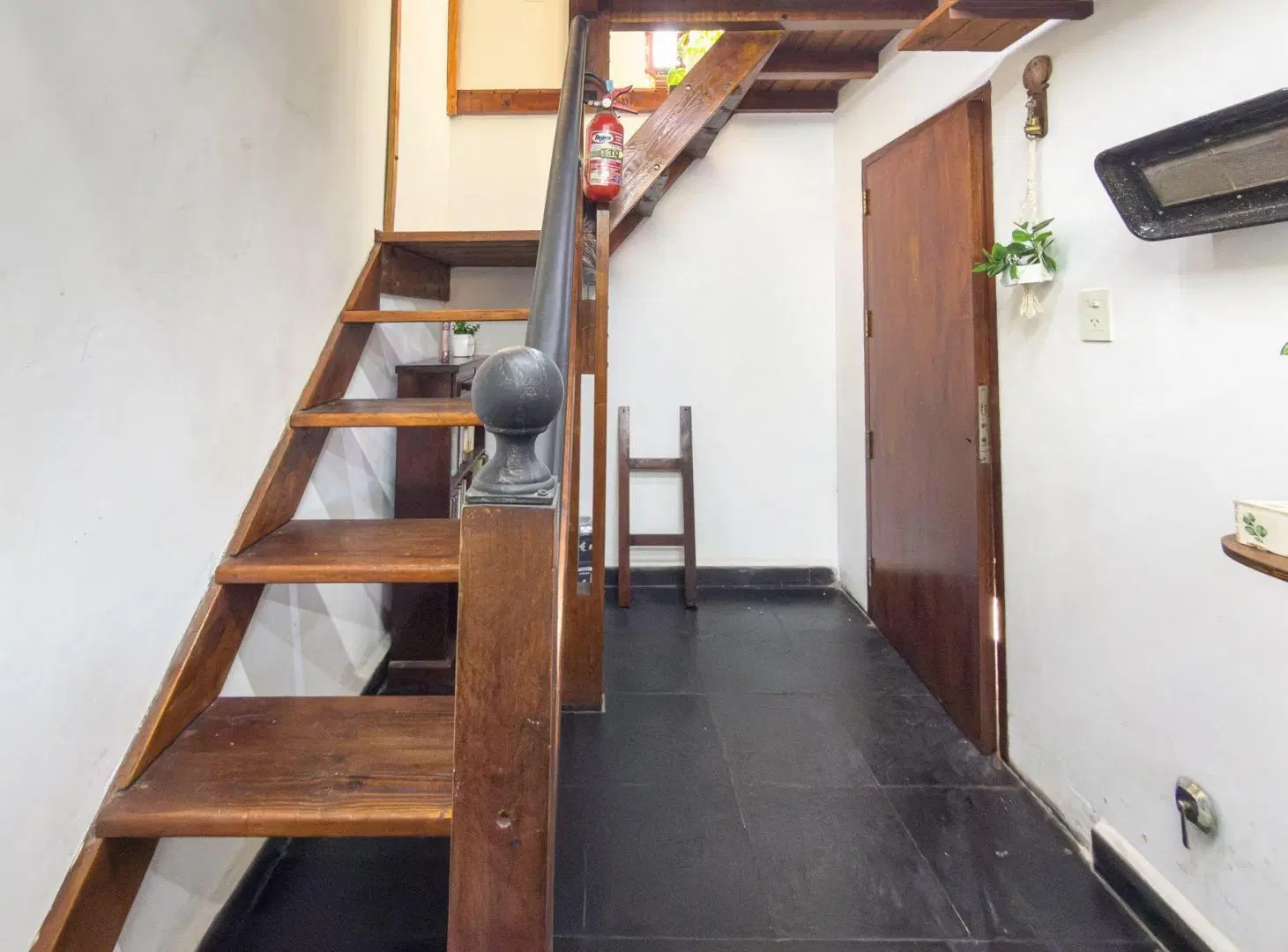 Casa Con Anexo Profesional En Lote Propio De 356m² 3