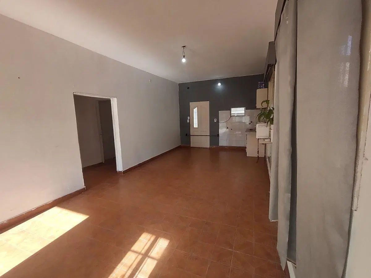 VENTA CASA 3 AMB EN JOSE C. PAZ 4