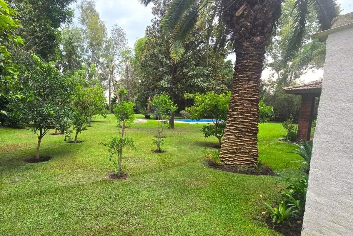 Venta de Casa Quinta en Parque Juralo + LOTE 3