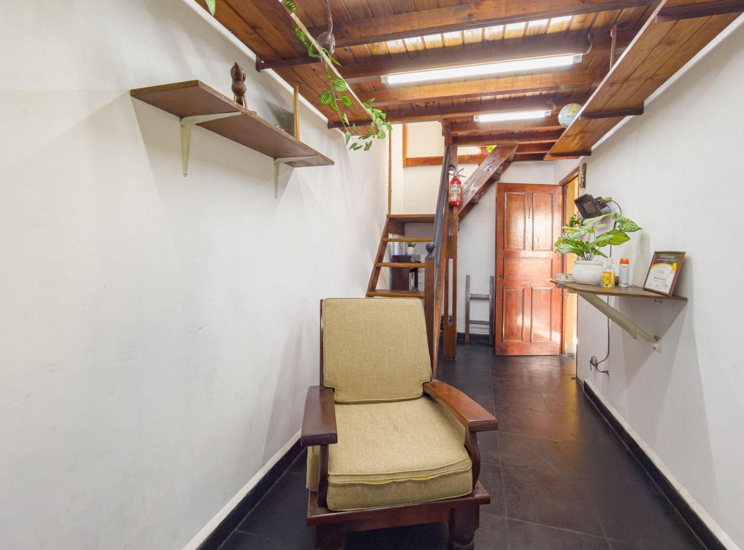 Foto de Casa Con Anexo Profesional En Lote Propio De 356m², imagen 5