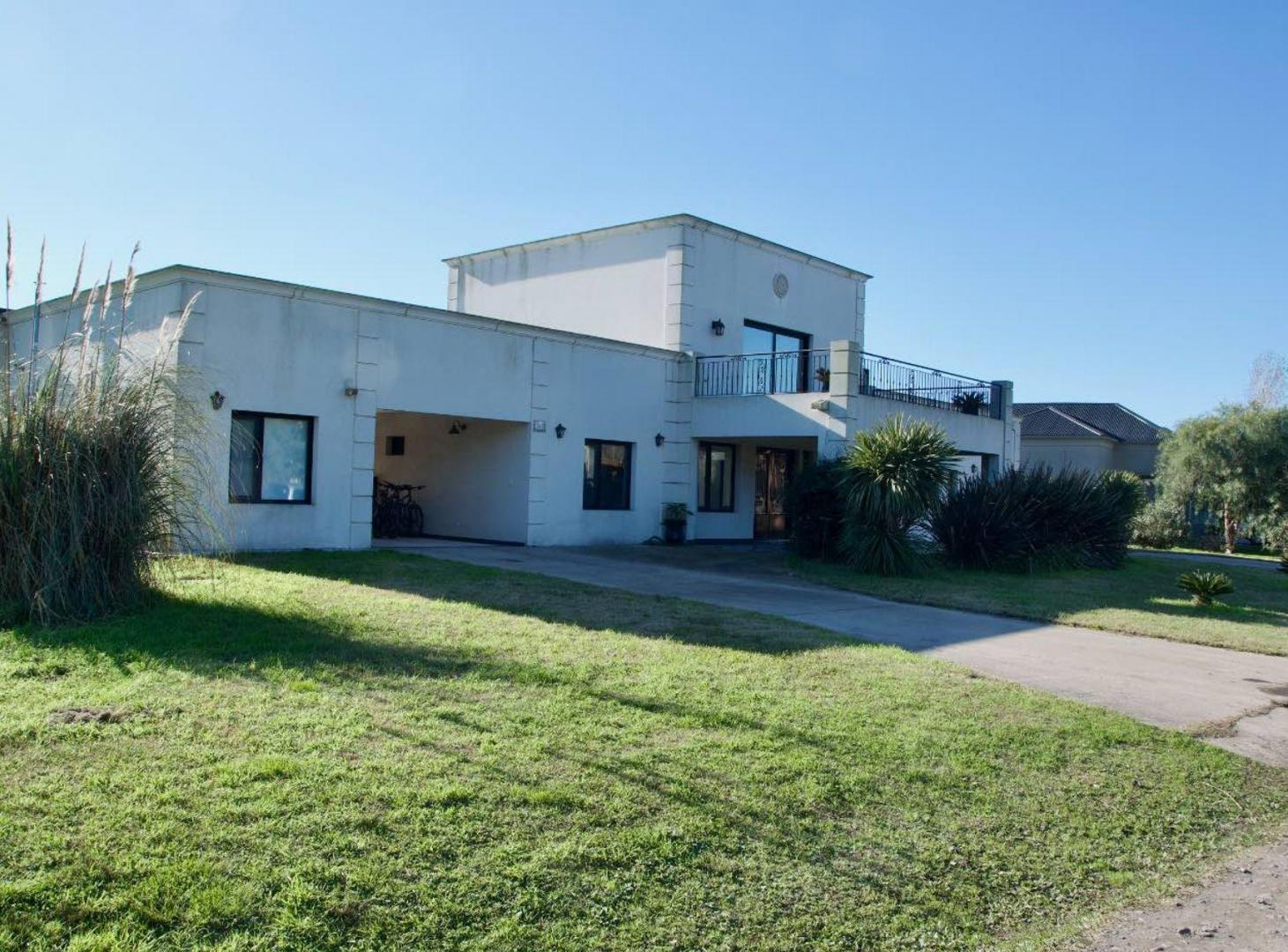 Foto de Casa de categoría en La Elina – Comarca de Luján, imagen 1