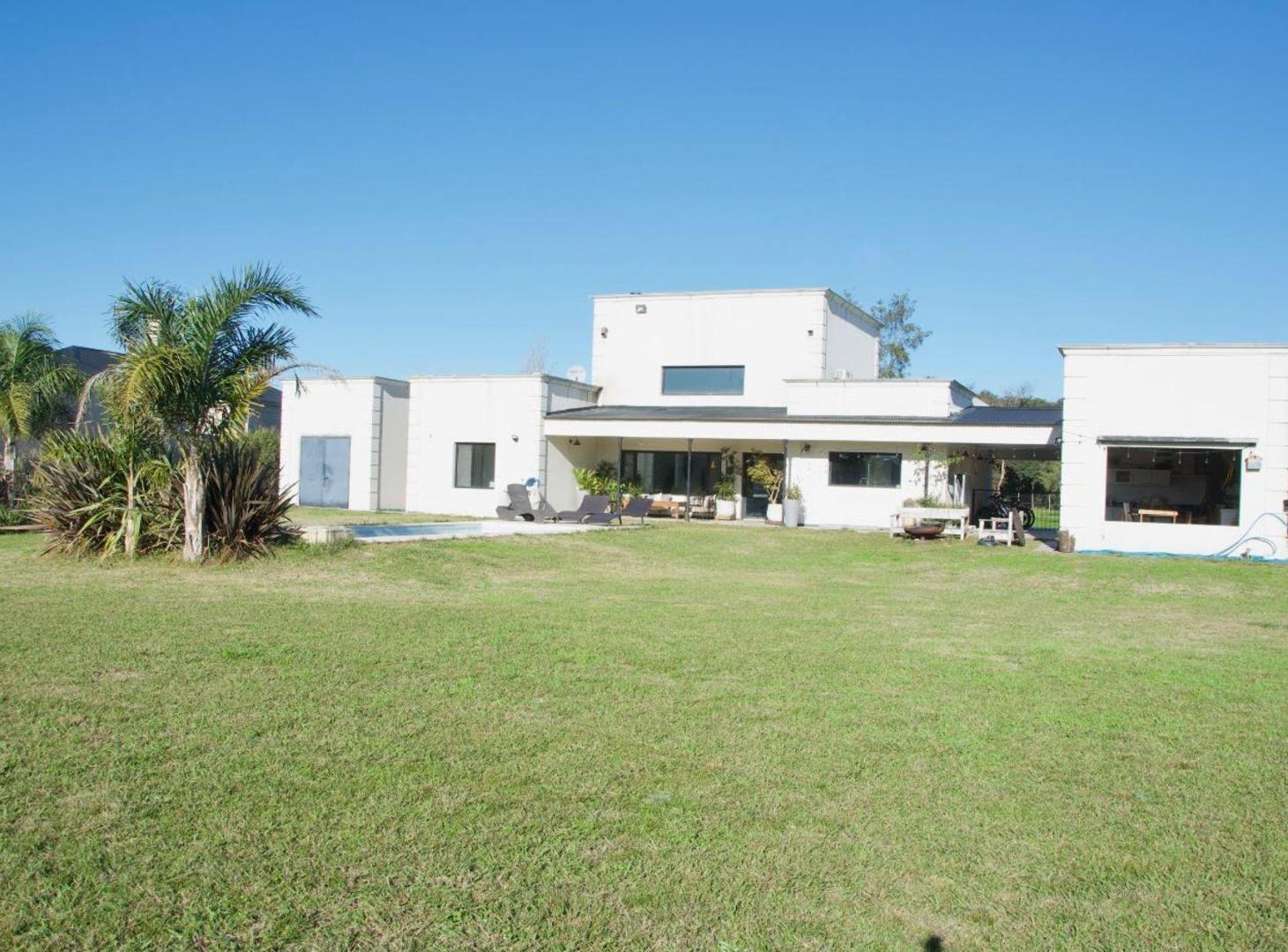 Foto de Casa de categoría en La Elina – Comarca de Luján, imagen 2
