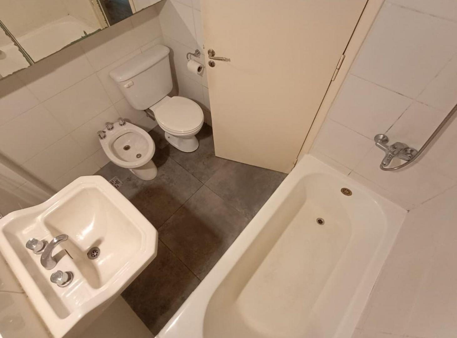 Foto de ALQUILER DOS Ambientes. Planta BAJA - CABALLITO, imagen 3