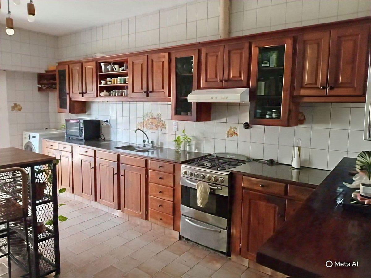 Foto de VENTA CASA MULTIFAMILIAR 6 AMBIENTES APTA CREDITO, imagen 1