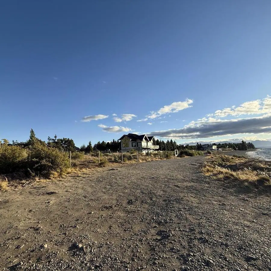 Terreno con acceso al lago en venta, Dina Huapi 3
