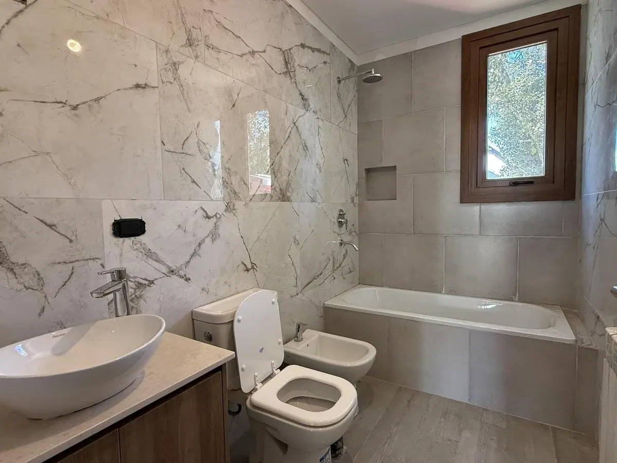 Casa en Ph con lote propio en venta, en el Barrio Nahuel Malal, Bariloche 2