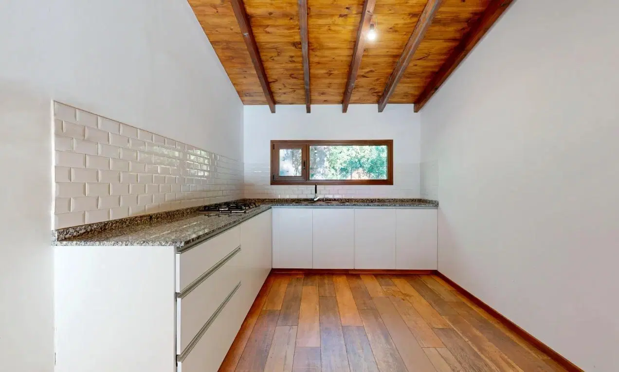 CASA EN VILLA LAGO GUTIERREZ EN LOTE 2500 m2 1