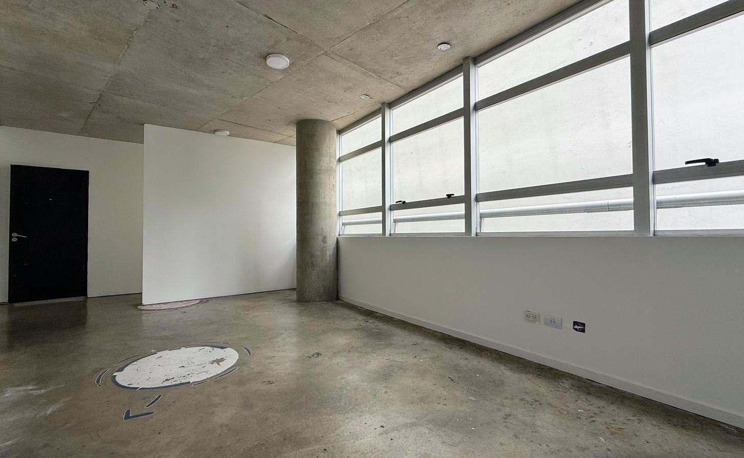 Foto de Oficina en Venta en edificio de categoria con seguridad y SUM, imagen 4