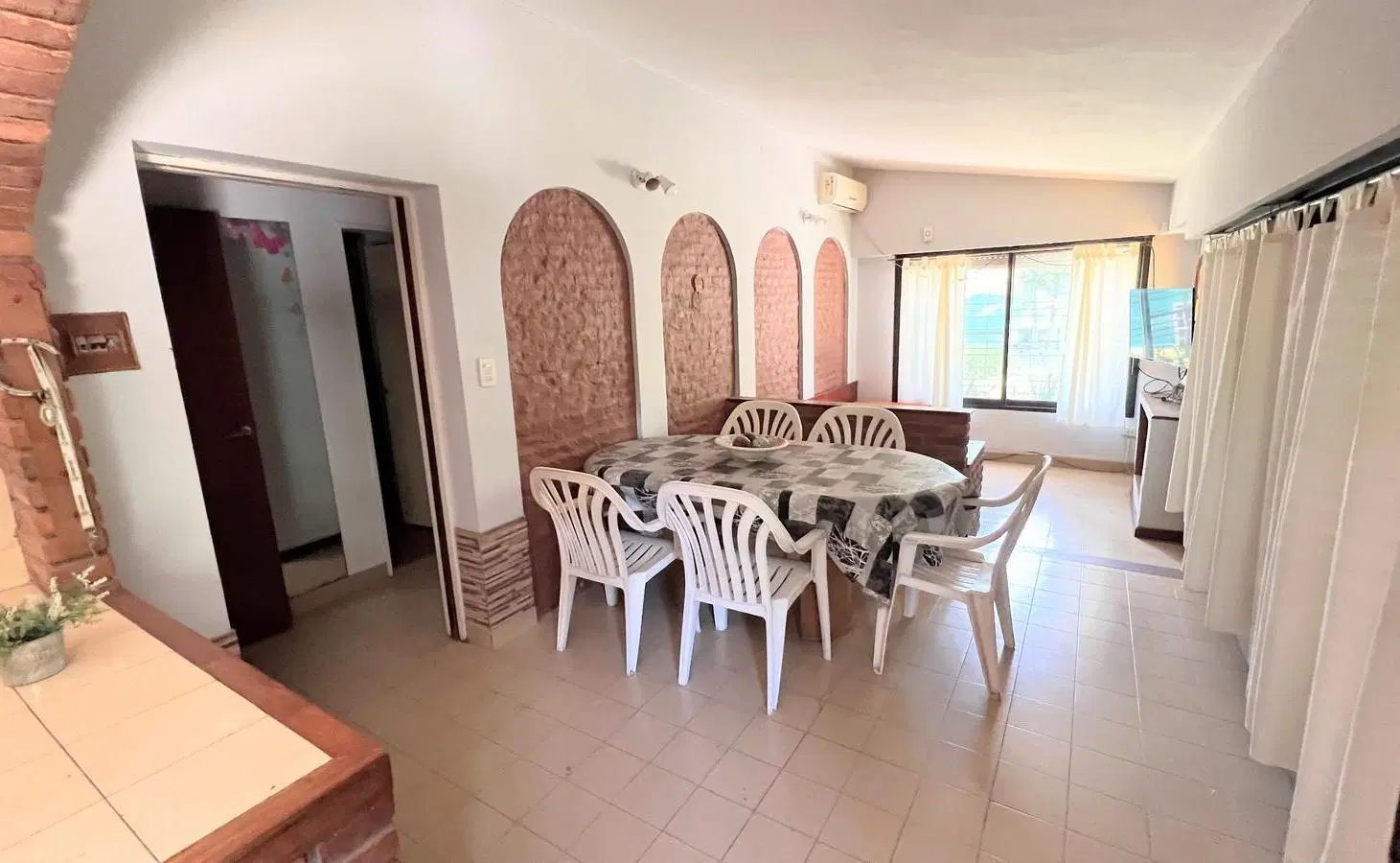 Casa quinta en alquiler en Parque Leloir 3