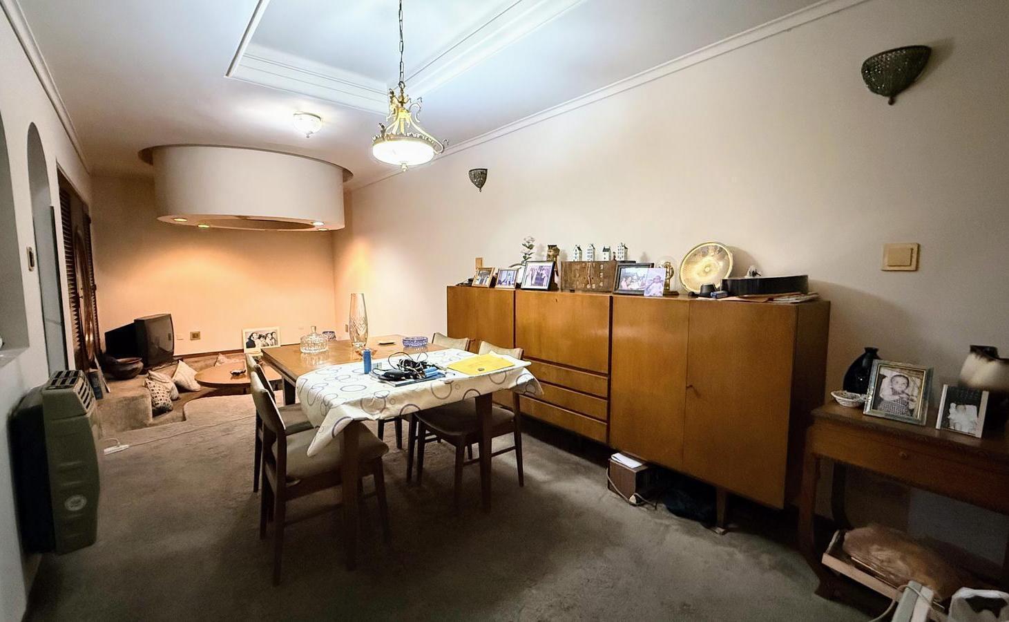 Foto de Casa en Venta 4 ambientes con patio, terraza y cochera en Villa Devoto, imagen 3