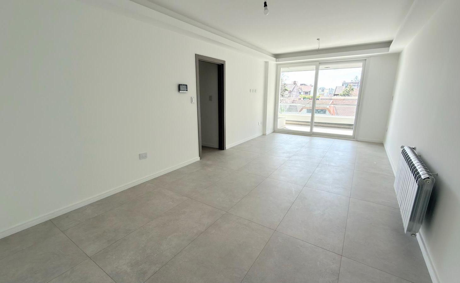 Foto de Departamento en Venta 4 Ambientes con cochera, imagen 1