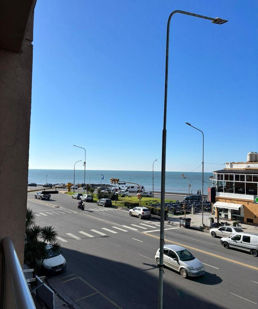 Venta de departamento de 4 ambientes con cochera - Av Independencia 500 - La Perla - Mar del Plata