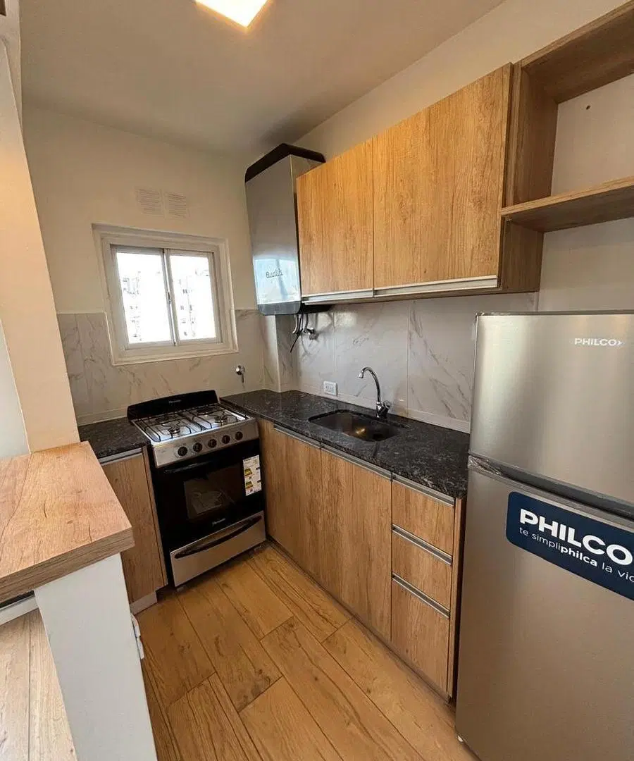Venta de departamento - 1 ambiente - a la calle - con balcón - RECICLADO - Guemes - Mar del Plata 2