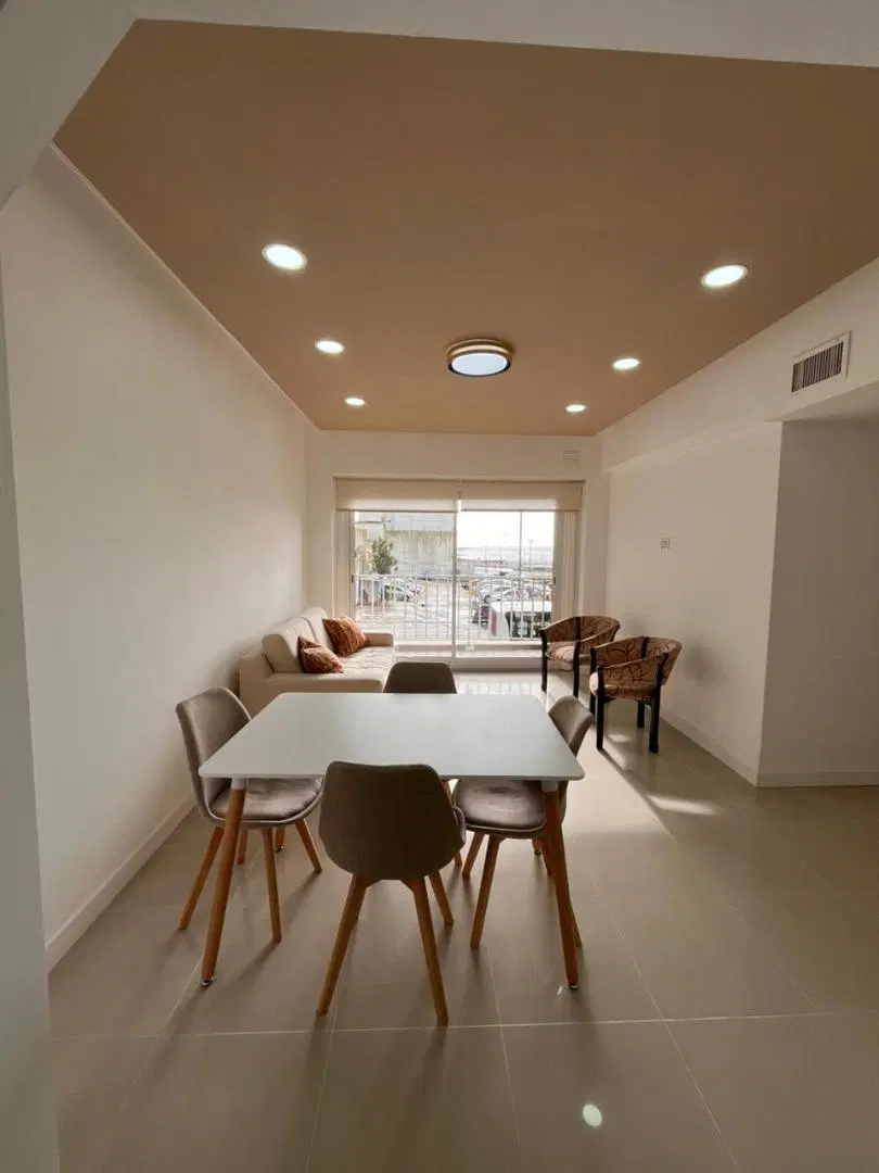 Venta de departamento - 3 ambientes - A la calle - Balcón saliente - Vista al mar - Centro - Mar del 1