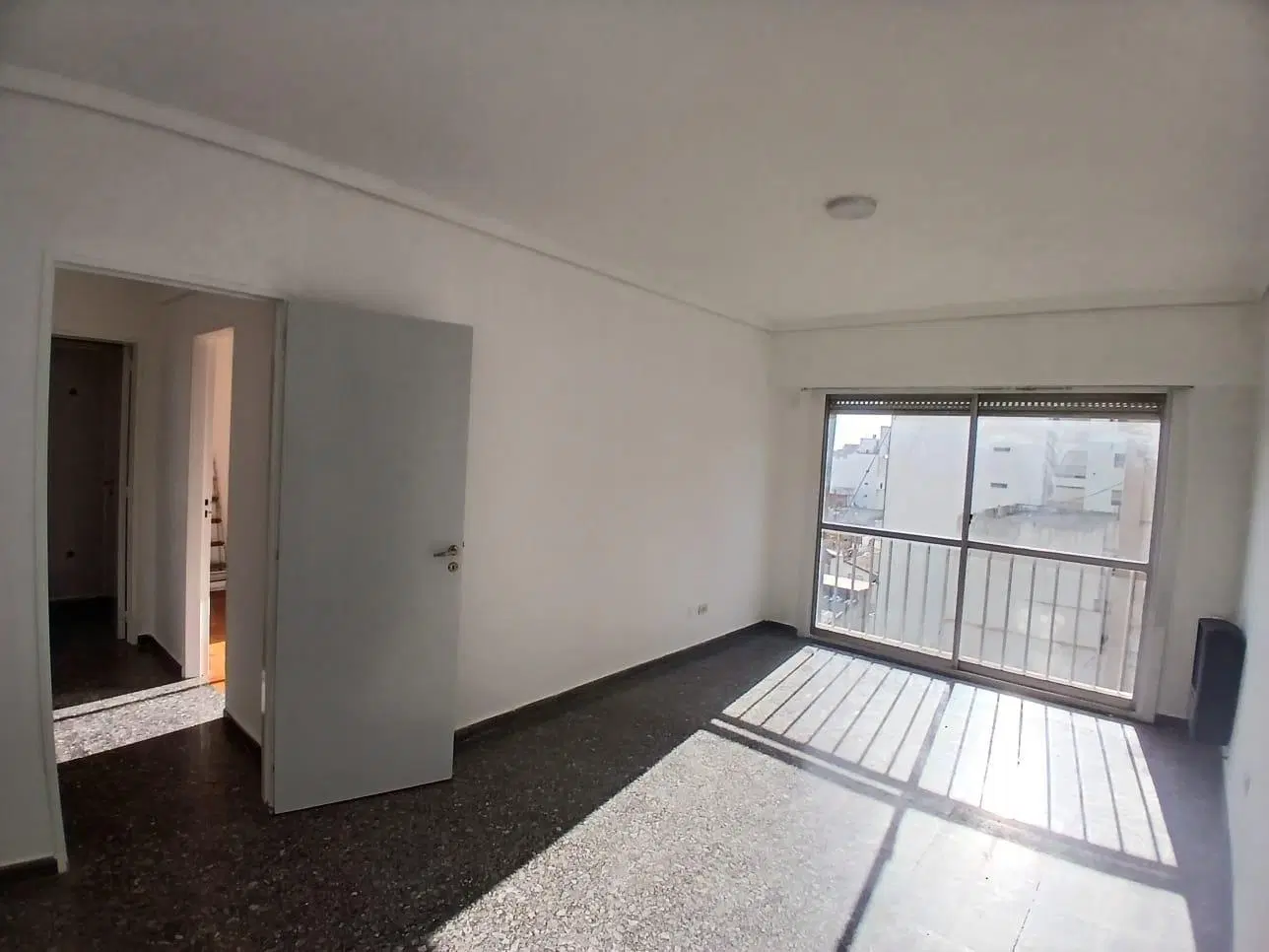 Venta de departamento - 2 ambientes con espacio de escritorio - A la calle - San José - Mar del Plat 2