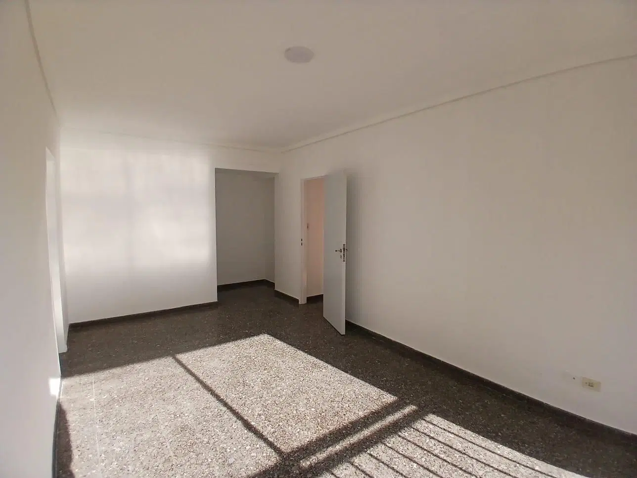 Venta de departamento - 2 ambientes con espacio de escritorio - A la calle - San José - Mar del Plat 3
