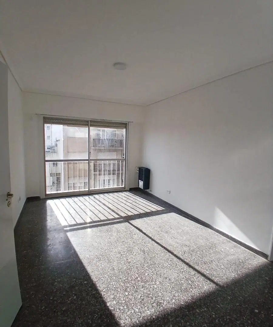 Venta de departamento - 2 ambientes con espacio de escritorio - A la calle - San José - Mar del Plat 4