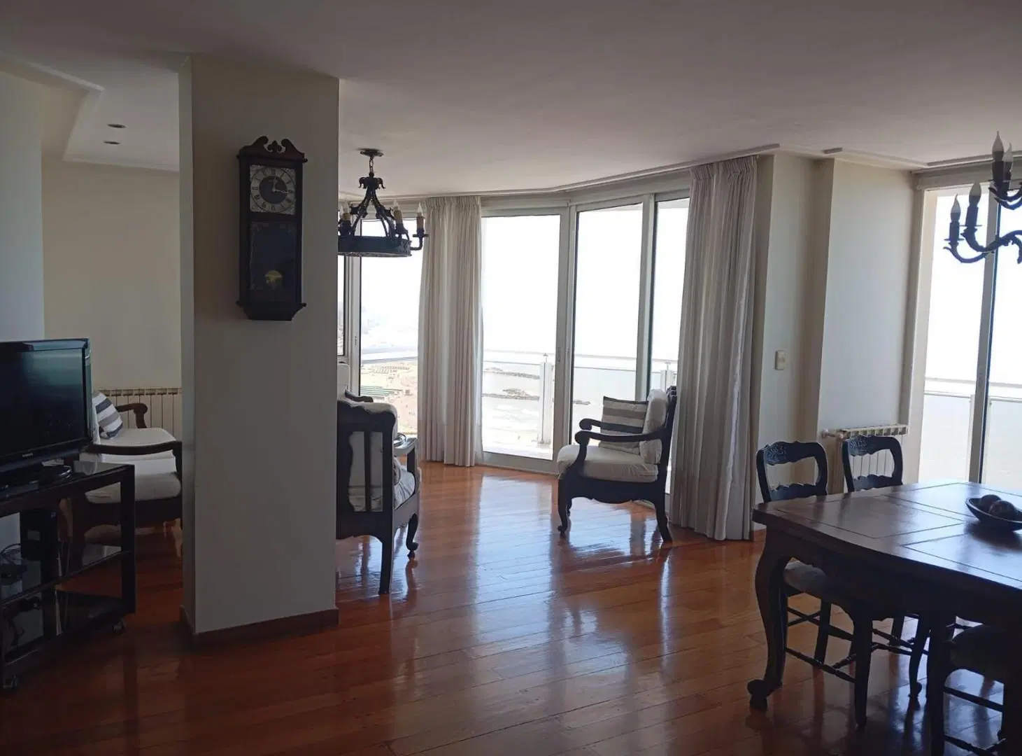 Temporada - depto 4 ambientes con cochera doble - Vista al Mar - La Perla - Mar del Plata 3