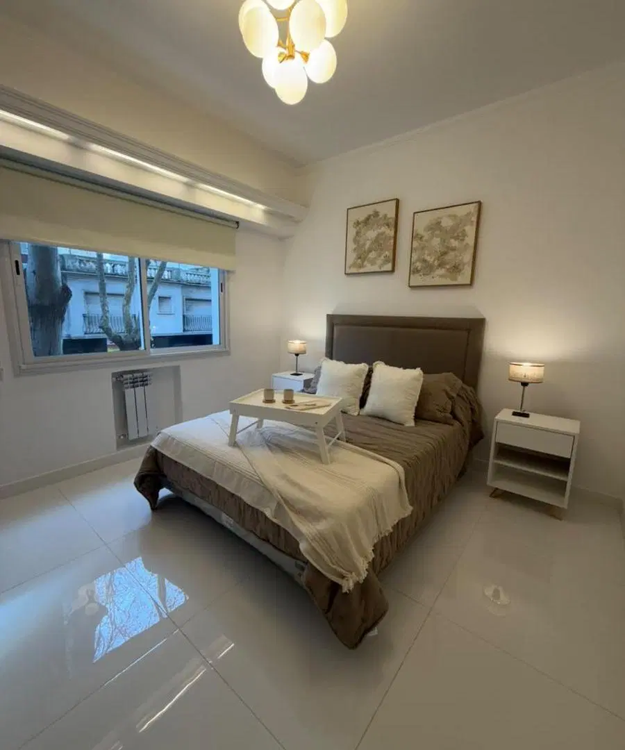 Venta de departamento - 3 ambientes - A la calle - Con balcón - Reciclado a nuevo - Centro - Mar del 8