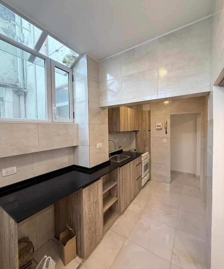 Foto de Venta de departamento - 2 ambientes - Al contrafrente - Cochera - Centro - Mar del Plata, imagen 3