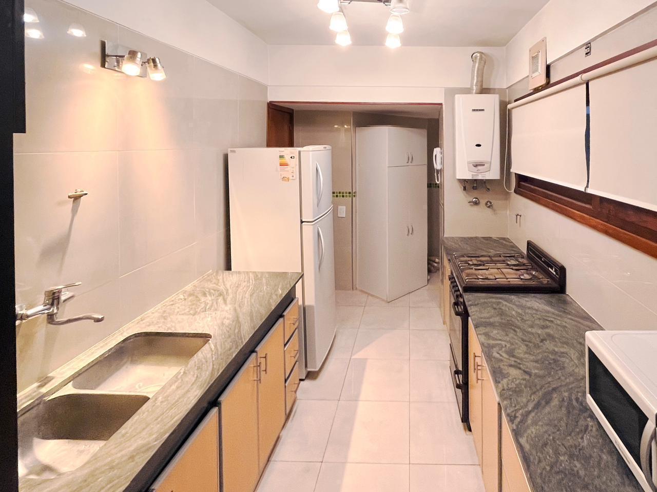 Foto de Alquiler departamento 3 ambientes c/ dep. - cochera - Av Colón 2600, imagen 5