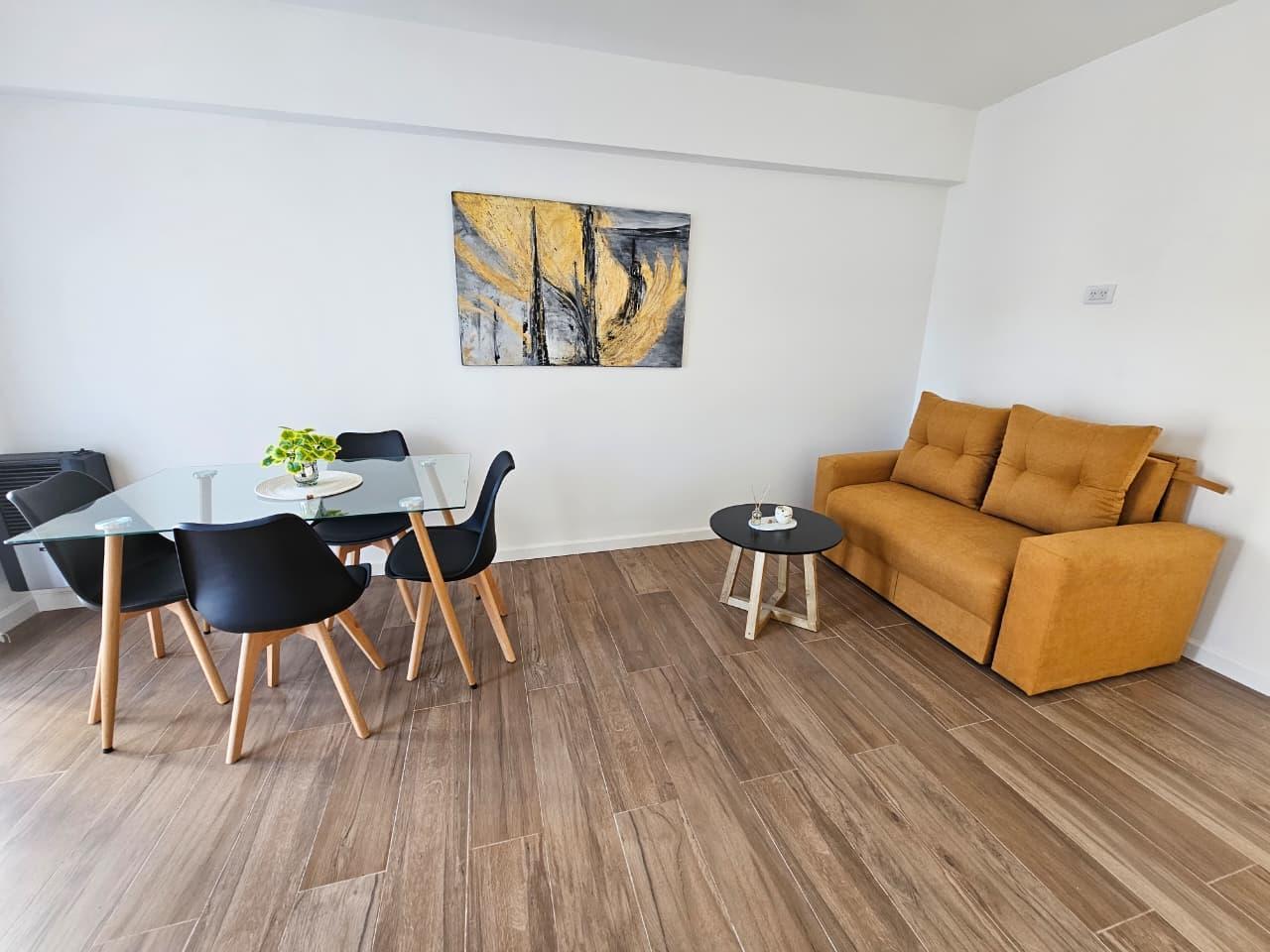 Foto de Venta de departamento - 2 ambientes - A la calle - Con balcón - Centro, imagen 3