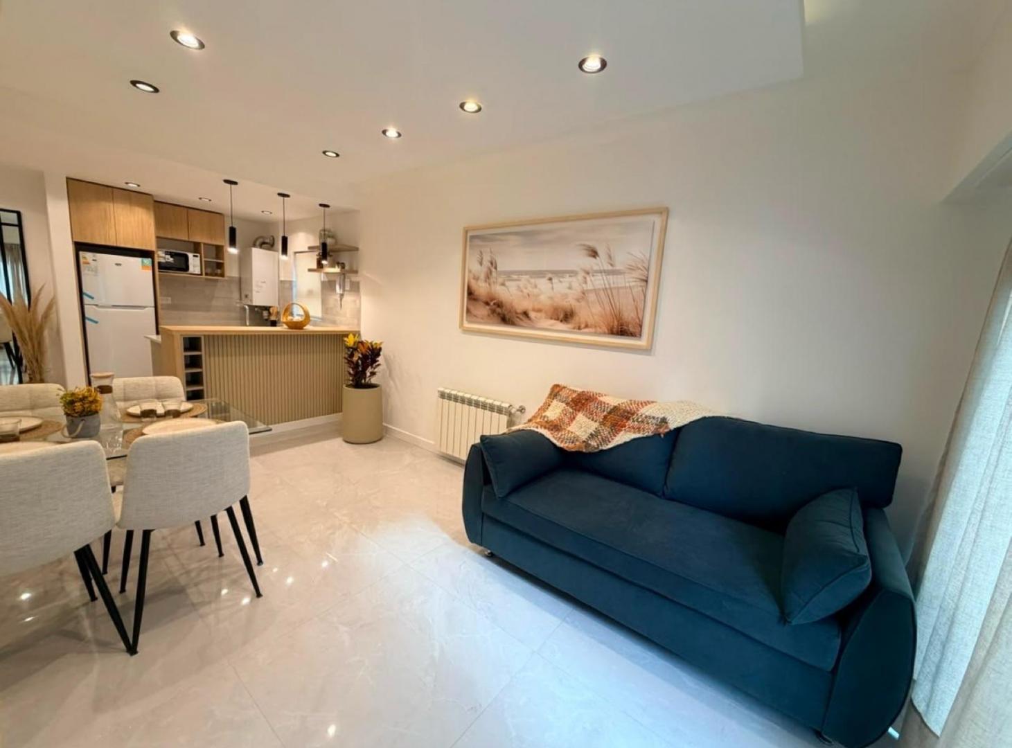 Foto de Venta de departamento - 3 ambientes - A la calle - Con balcón francés, imagen 1