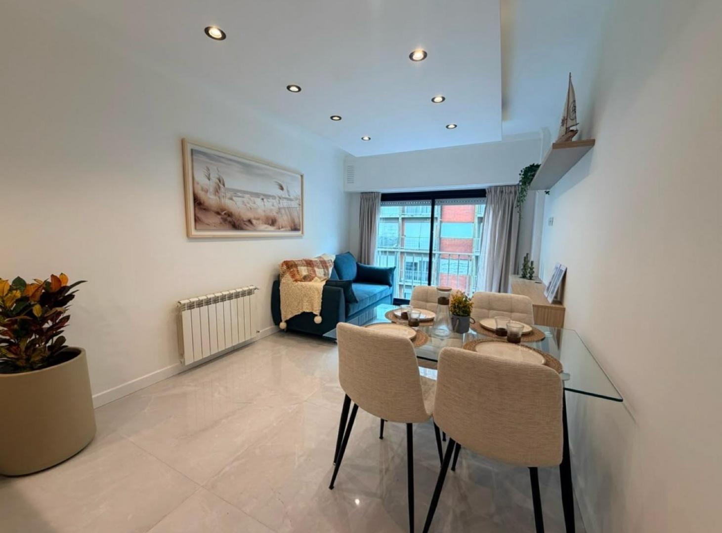 Foto de Venta de departamento - 3 ambientes - A la calle - Con balcón francés, imagen 5
