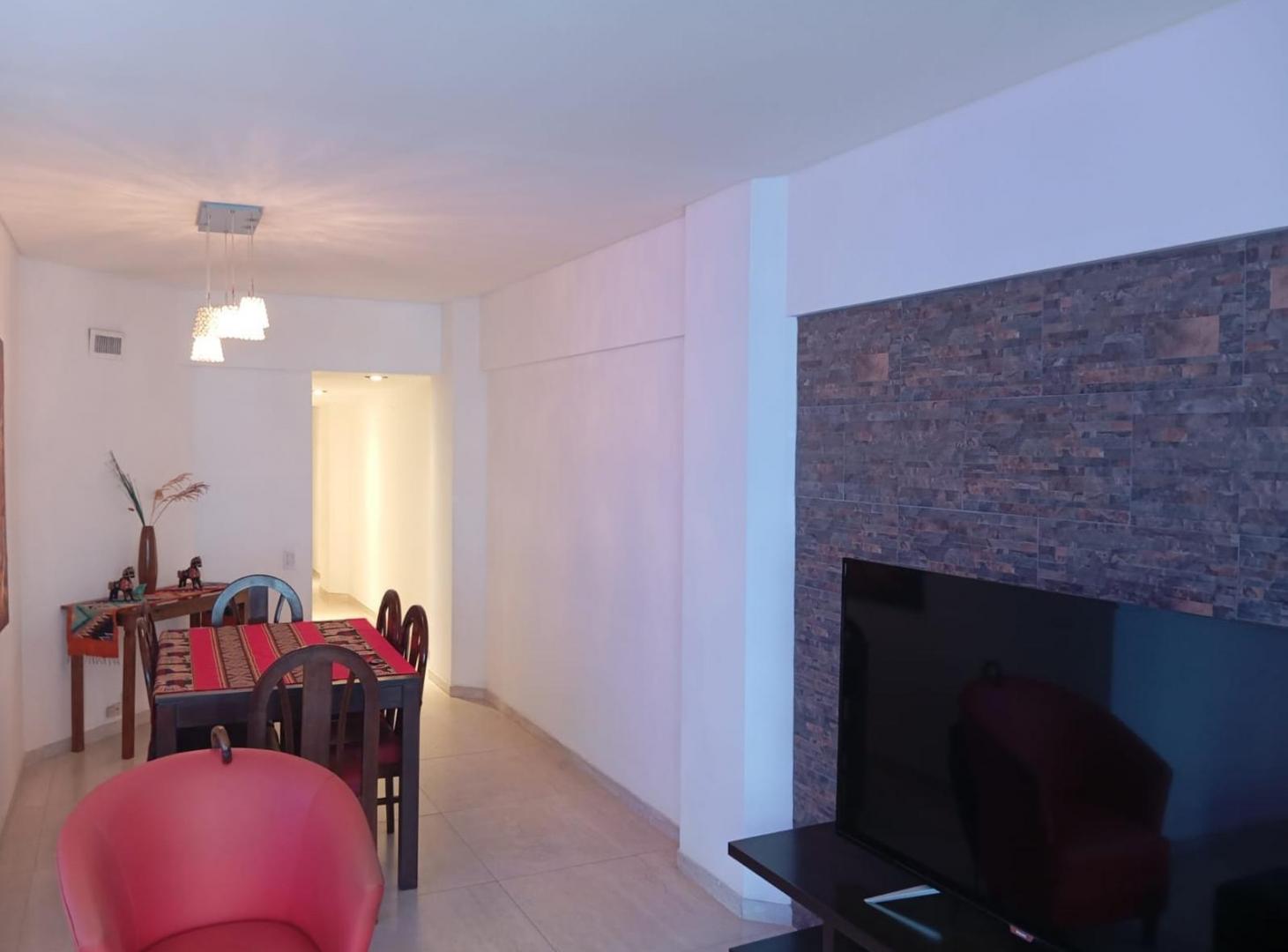 Foto de Alquiler departamento 3 ambientes c/ dep. - cochera - Av Colón 2600, imagen 2