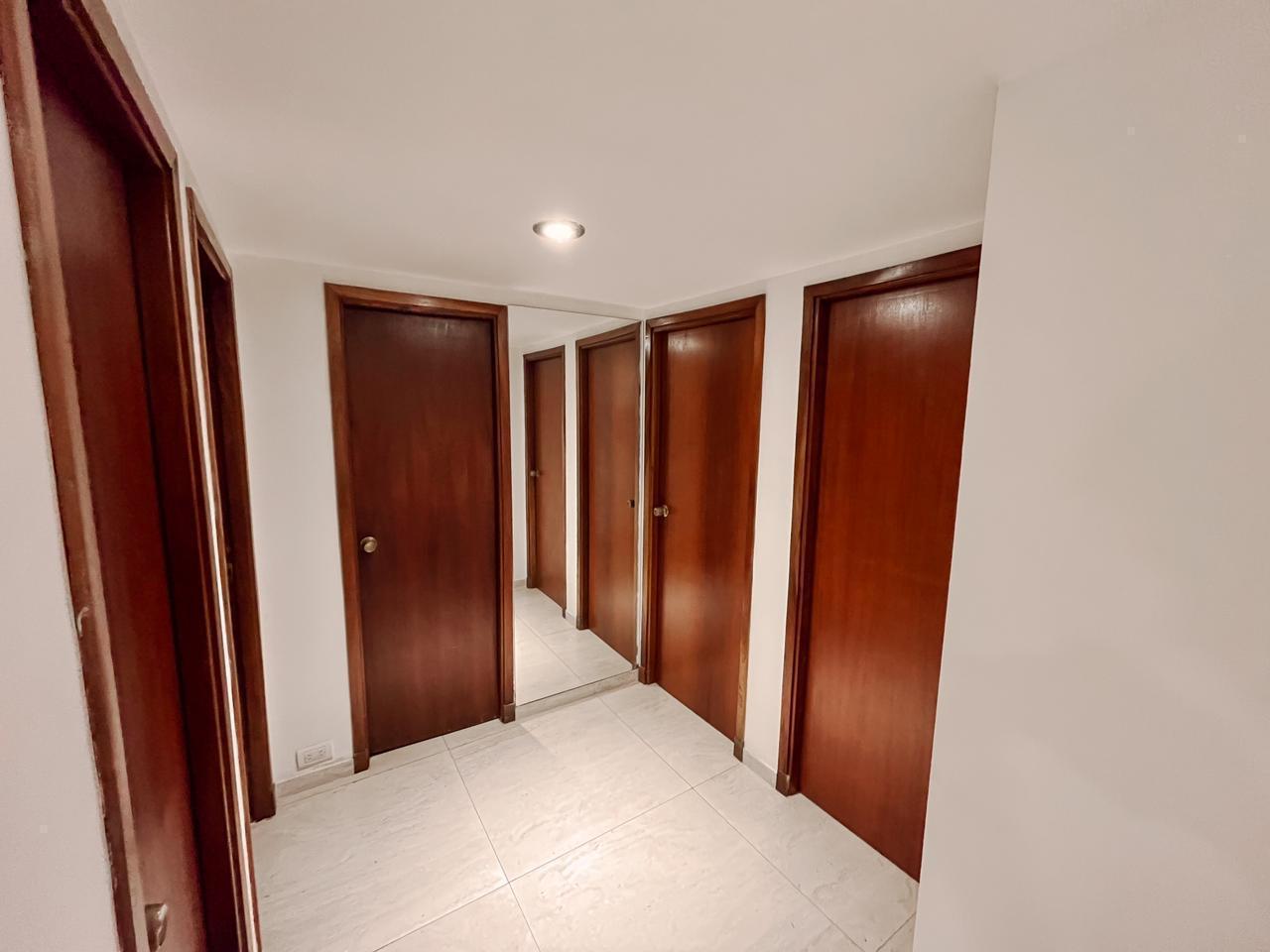 Foto de Alquiler departamento 3 ambientes c/ dep. - cochera - Av Colón 2600, imagen 4