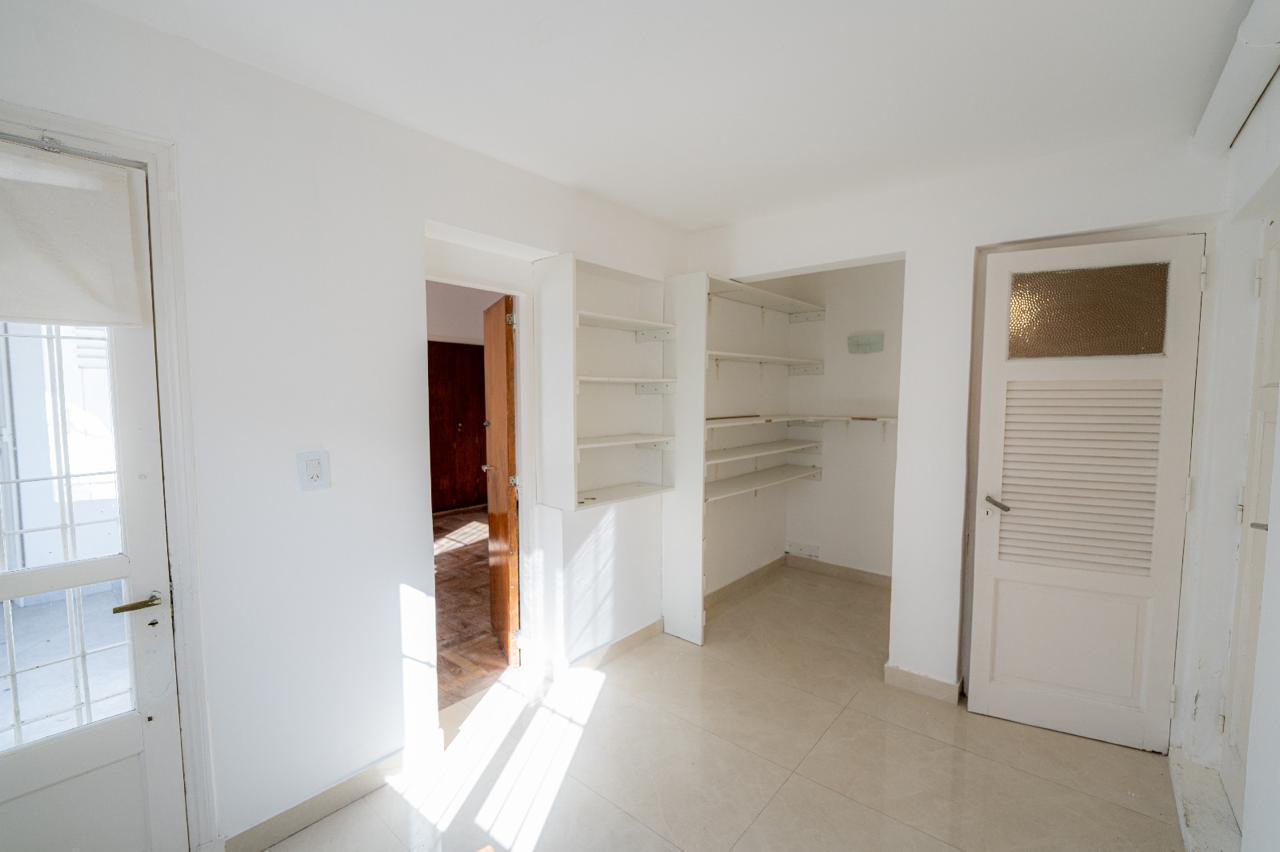 Foto de Venta de chalet 4 ambientes + 2 deptos - Corrientes 4000 - Chauvin, imagen 4