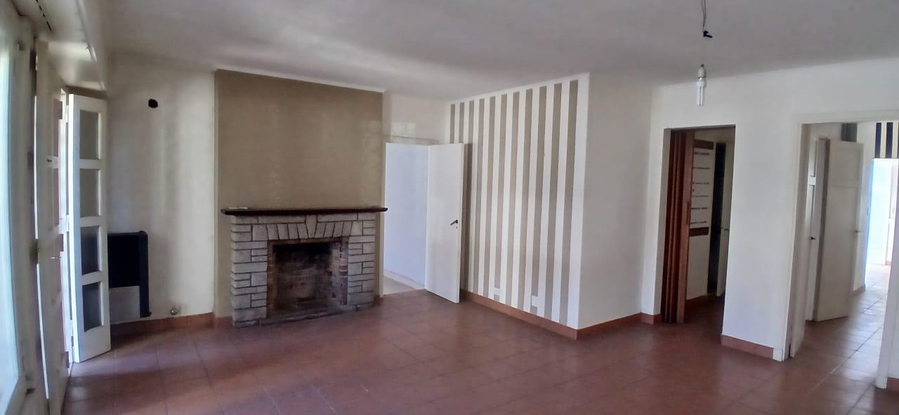 Foto de Venta de Chalet - 3 ambientes c/ dep dpto de 2 ambientes - Matheu 2900, imagen 1