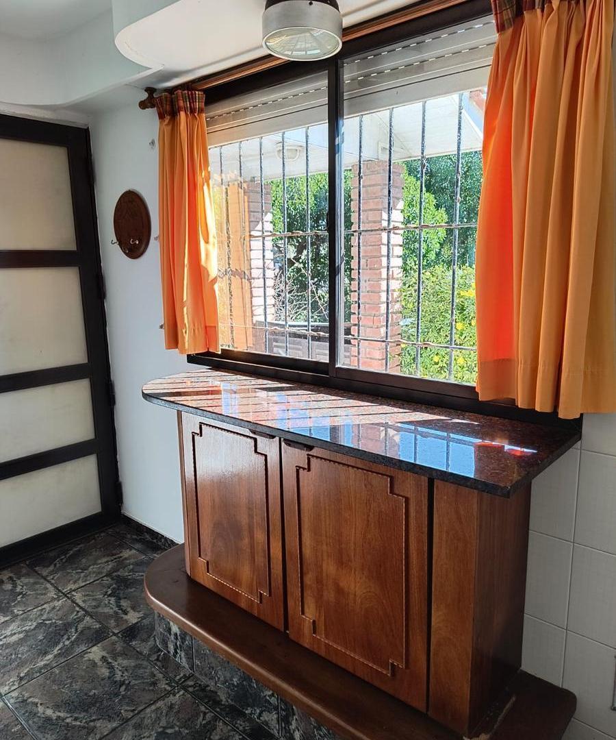 Foto de Venta chalet de 4 ambientes mas depto - Corbeta Uruguay 6900 - Barrio, imagen 4