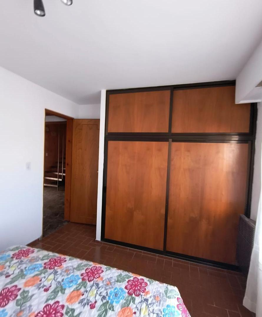 Foto de Venta chalet de 4 ambientes mas depto - Corbeta Uruguay 6900 - Barrio, imagen 2