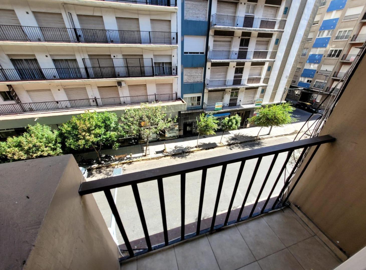 Foto de Venta de departamento - 1 ambiente - A la calle - Con balcón saliente, imagen 5