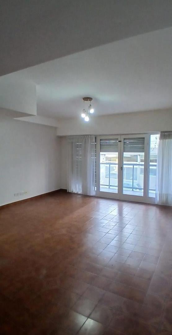 Foto de Venta departamento - 4 ambientes c/ dependencia - a la calle - Mitre, imagen 5