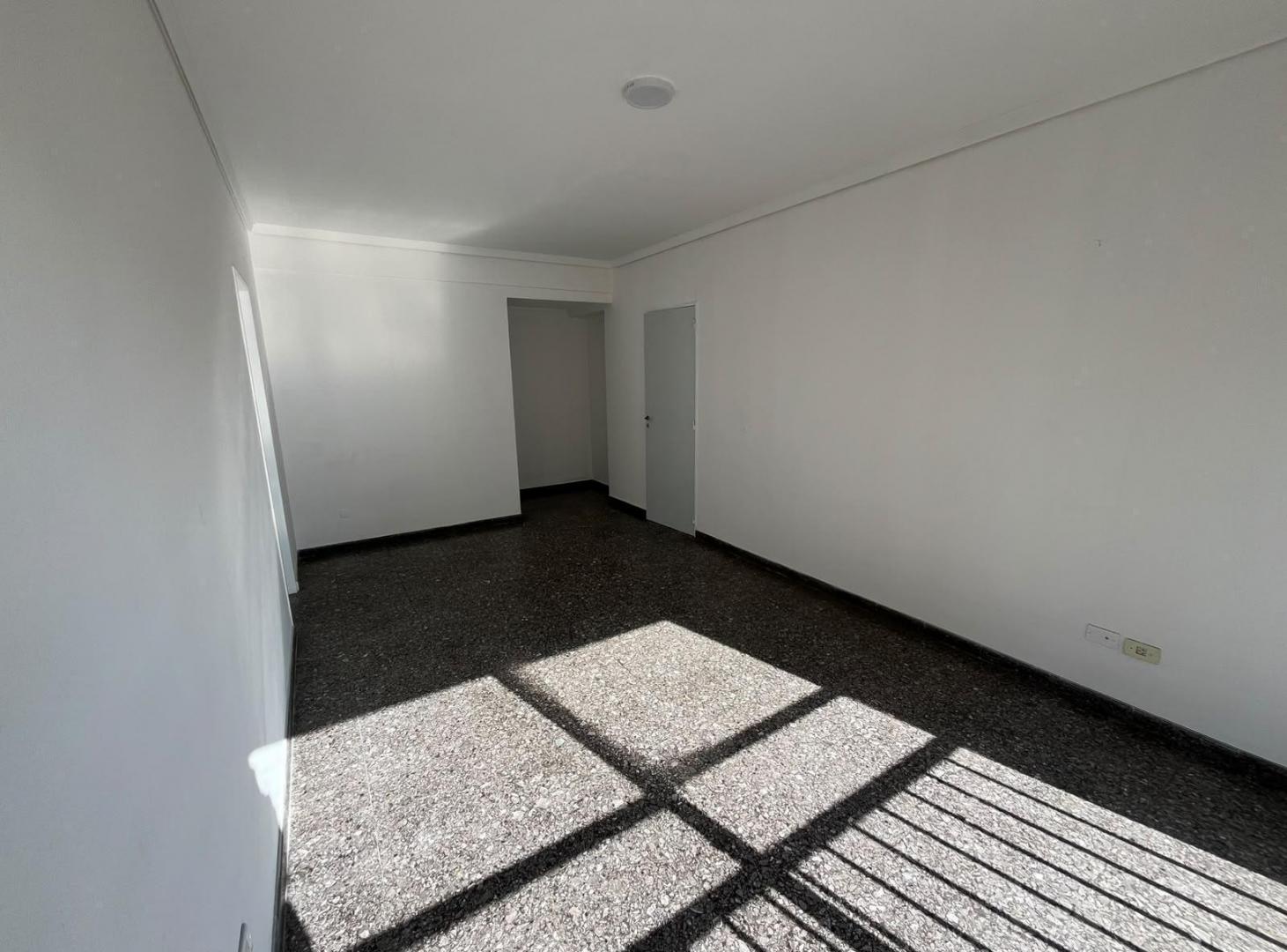 Foto de Venta de departamento - 2 ambientes - A la calle - Macrocetro - 25 de, imagen 5