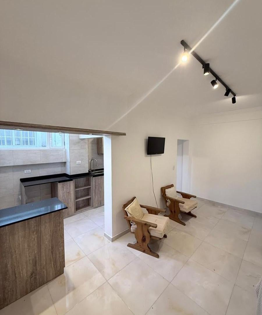 Foto de Venta de departamento - 2 ambientes - Al contrafrente - Cochera, imagen 1