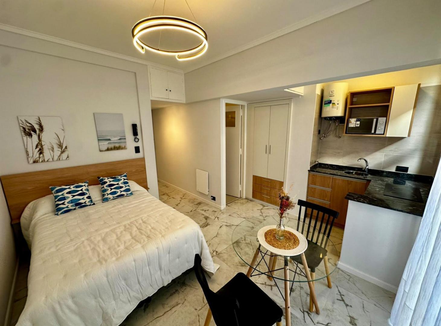 Foto de Venta de departamento - 1 ambiente - Al lateral - Con balcón francés, imagen 1